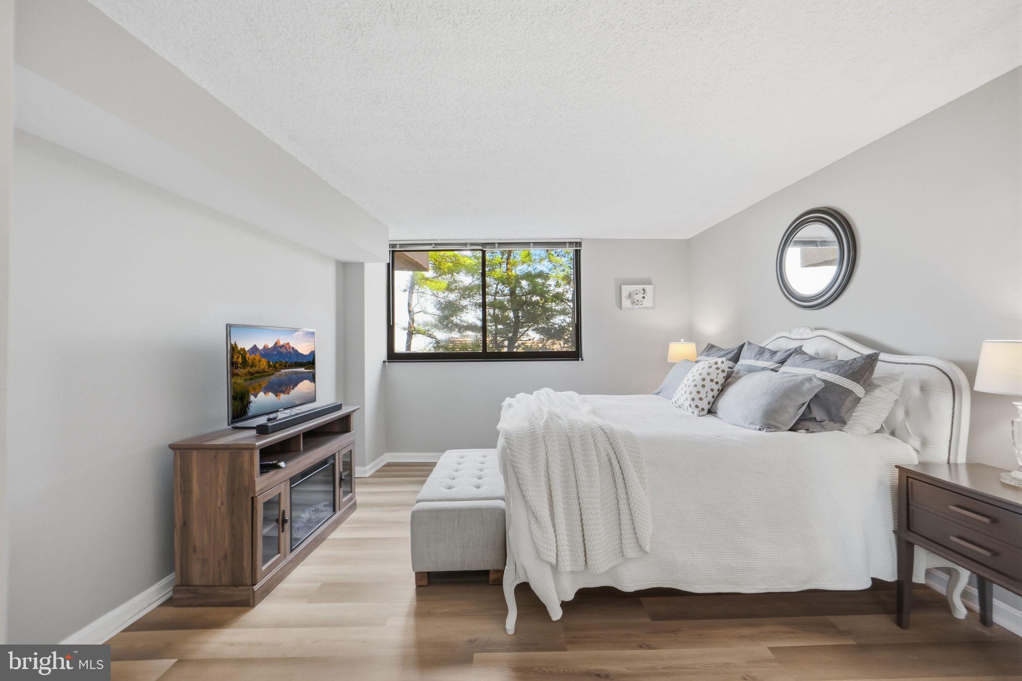 1101 S ARLINGTON RIDGE 305