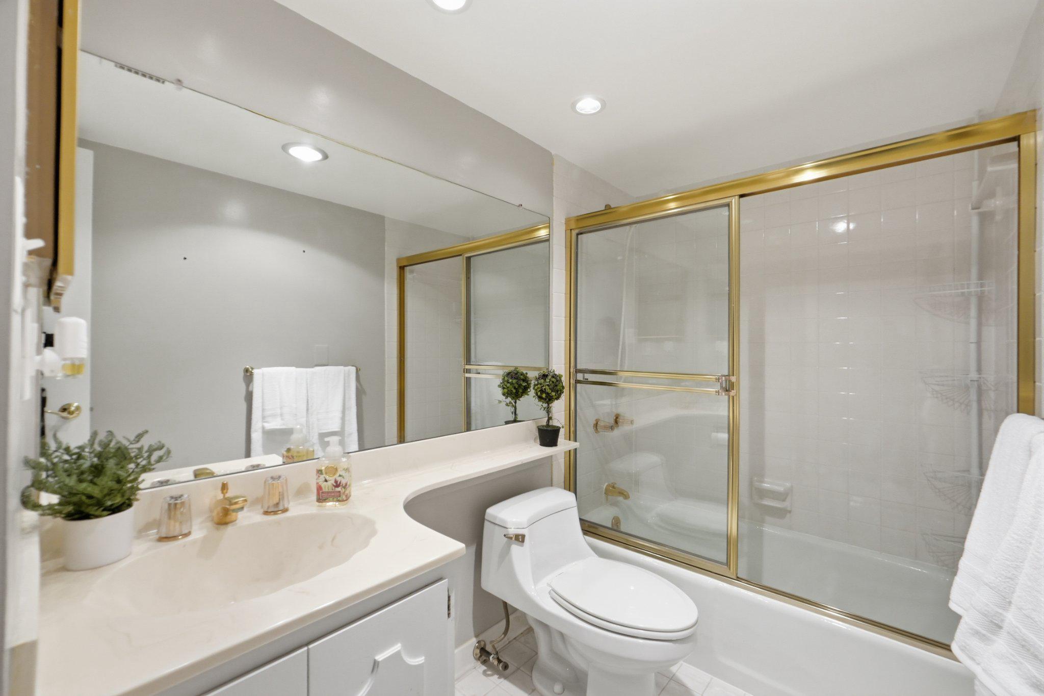 1101 S ARLINGTON RIDGE 305