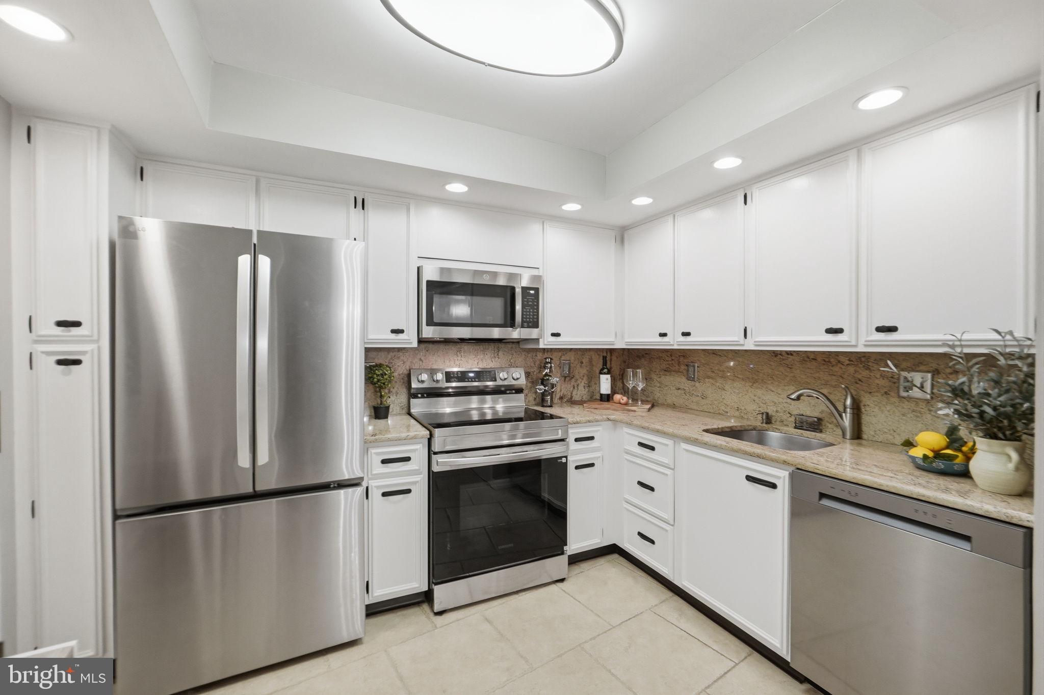 1101 S. ARLINGTON RIDGE 305