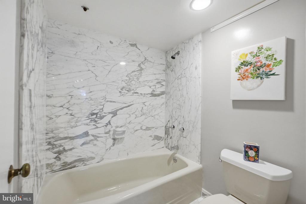 1101 S. ARLINGTON RIDGE 305