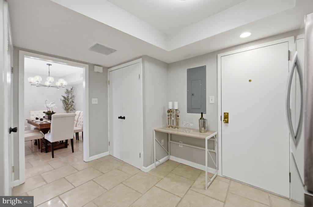 1101 S. ARLINGTON RIDGE 305