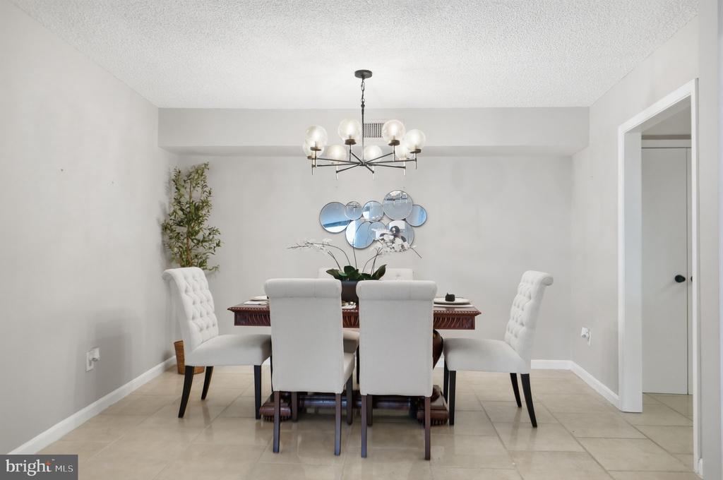 1101 S. ARLINGTON RIDGE 305