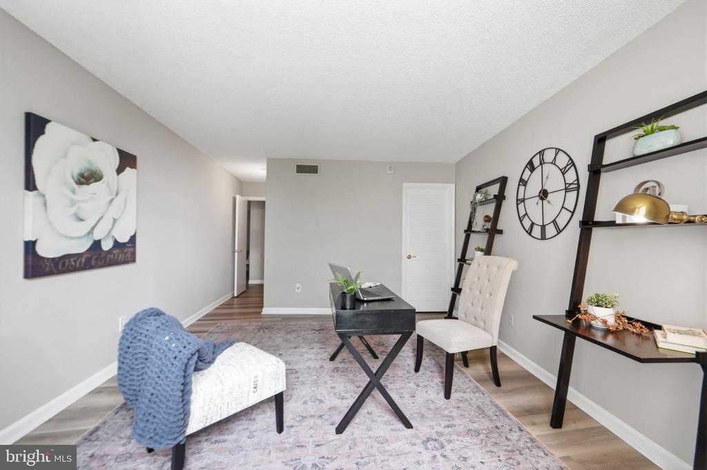 1101 S. ARLINGTON RIDGE 305