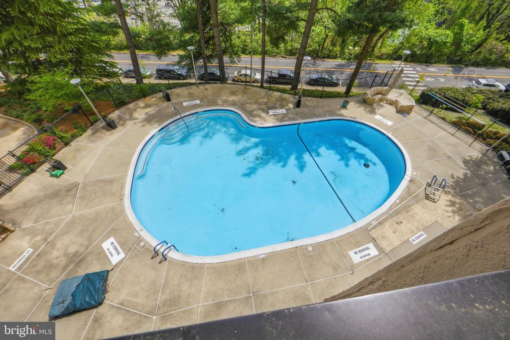 1101 S. ARLINGTON RIDGE 305