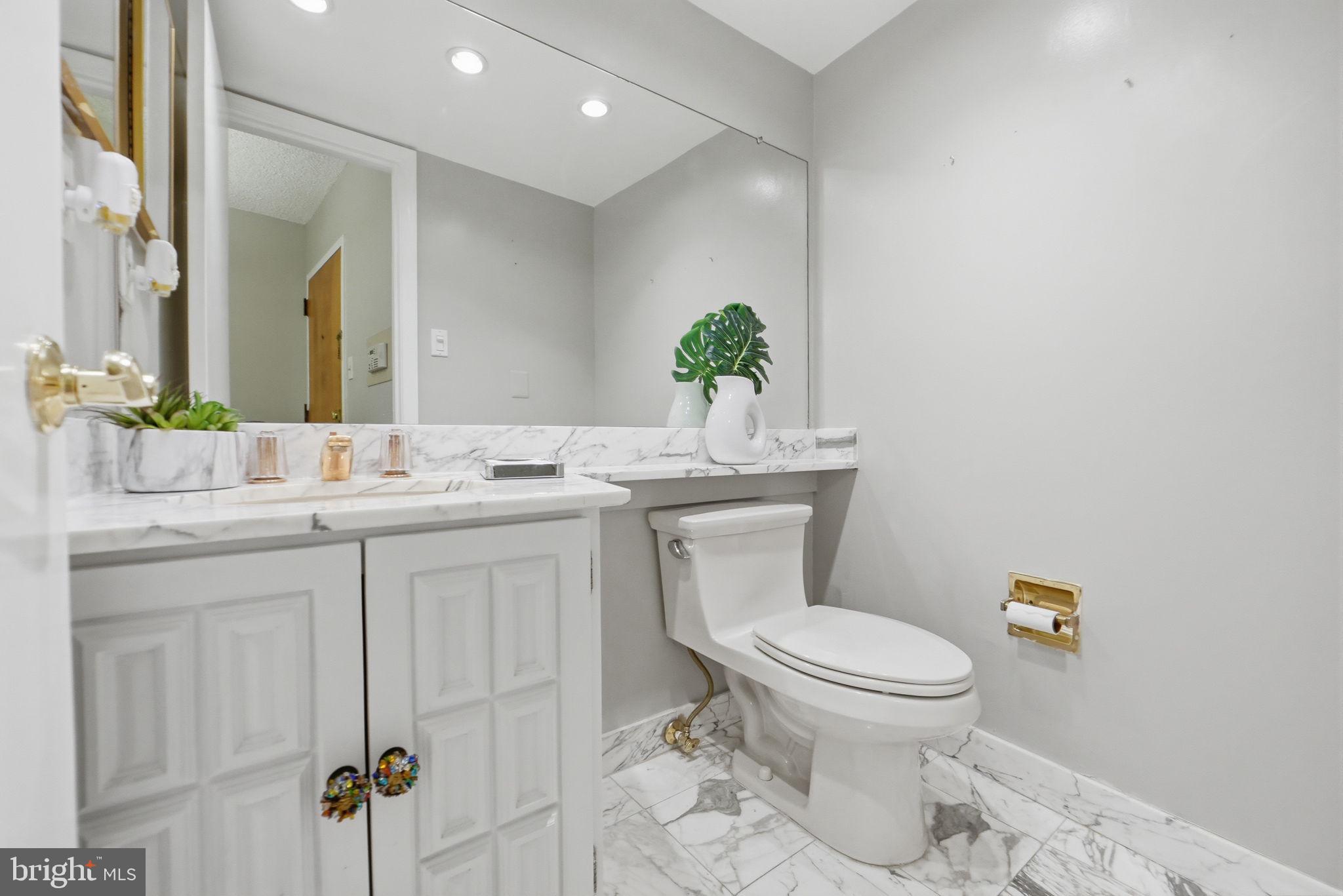 1101 S. ARLINGTON RIDGE 305