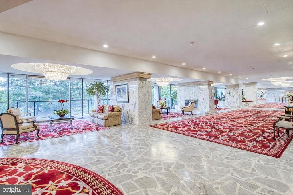 1101 S. ARLINGTON RIDGE 305