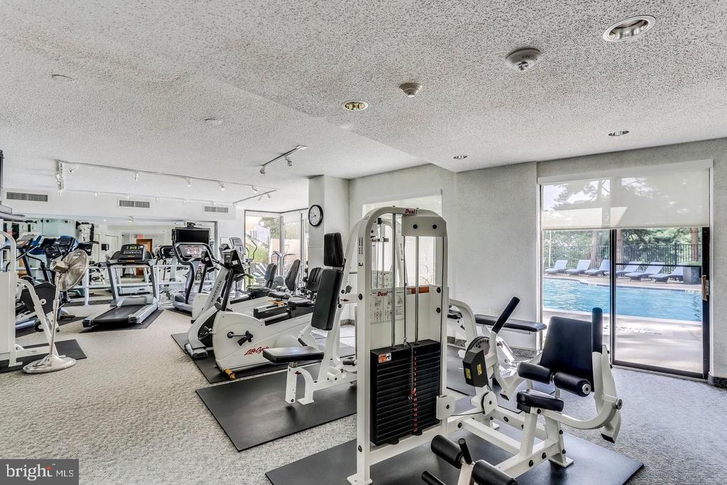 1101 S. ARLINGTON RIDGE 305