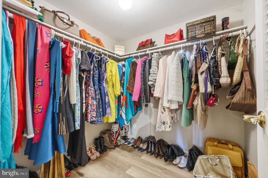 1101 S. ARLINGTON RIDGE 305