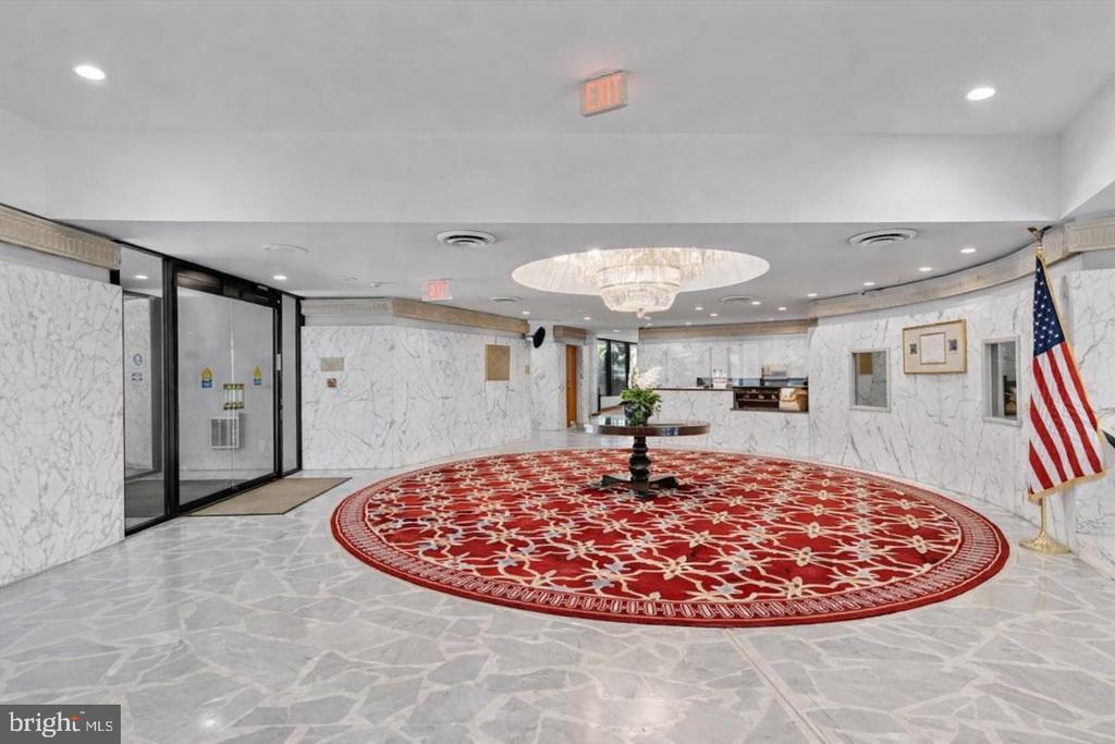 1101 S. ARLINGTON RIDGE 305