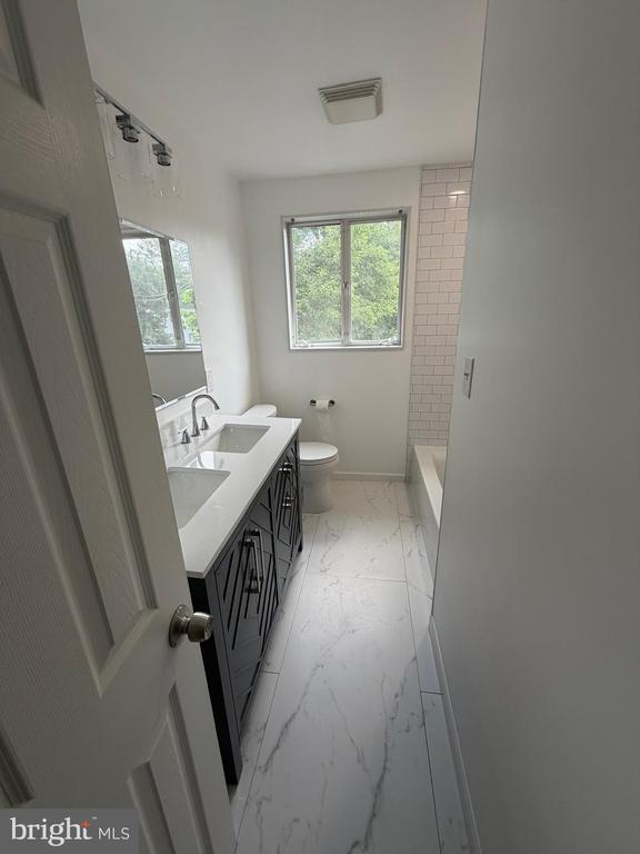 4206 WASHINGTON BOULEVARD Unit: 2