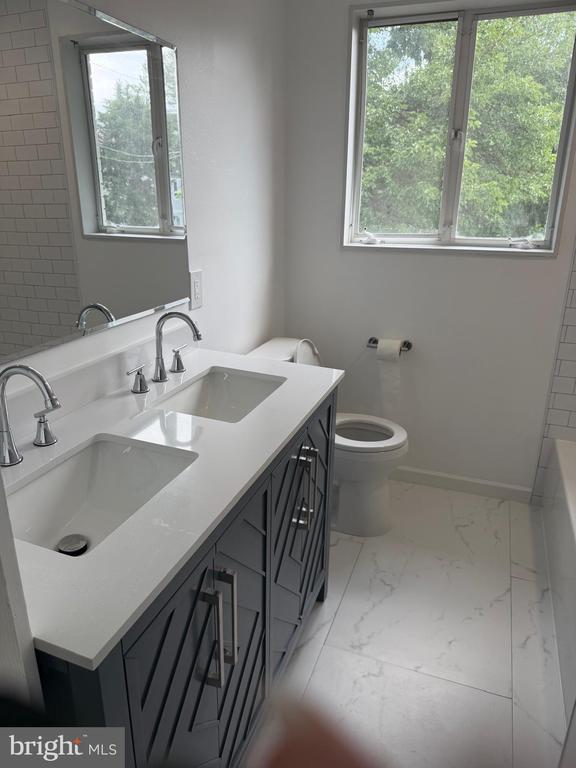 4206 WASHINGTON BOULEVARD Unit: 2