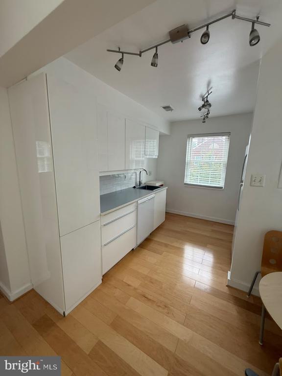 2111 N SCOTT STREET Unit: 62