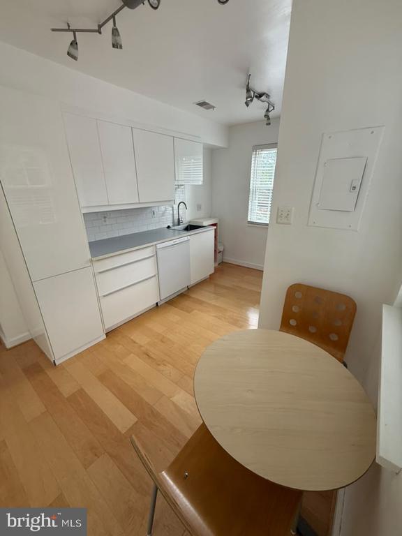 2111 N SCOTT STREET Unit: 62