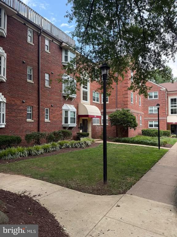 2111 N SCOTT STREET Unit: 62