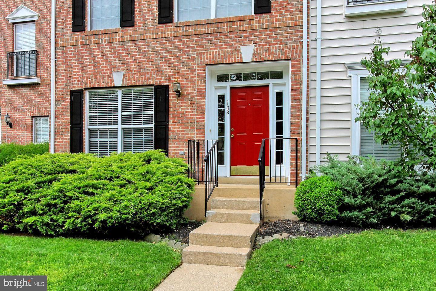 103 CAMERON PARKE CT