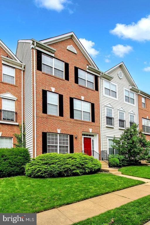 103 CAMERON PARKE CT