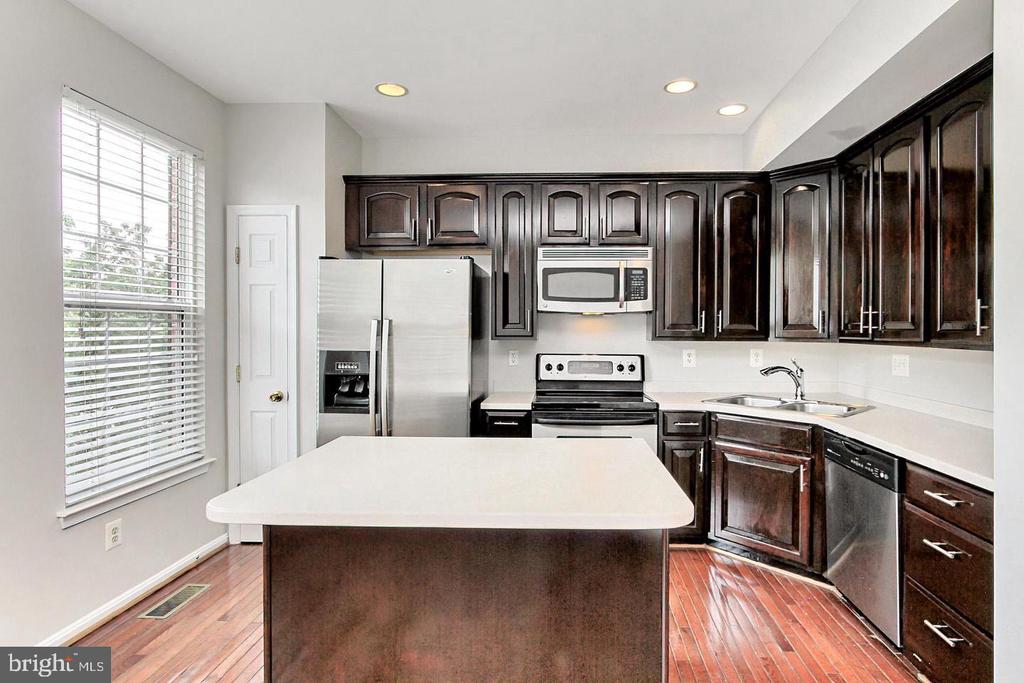103 CAMERON PARKE CT