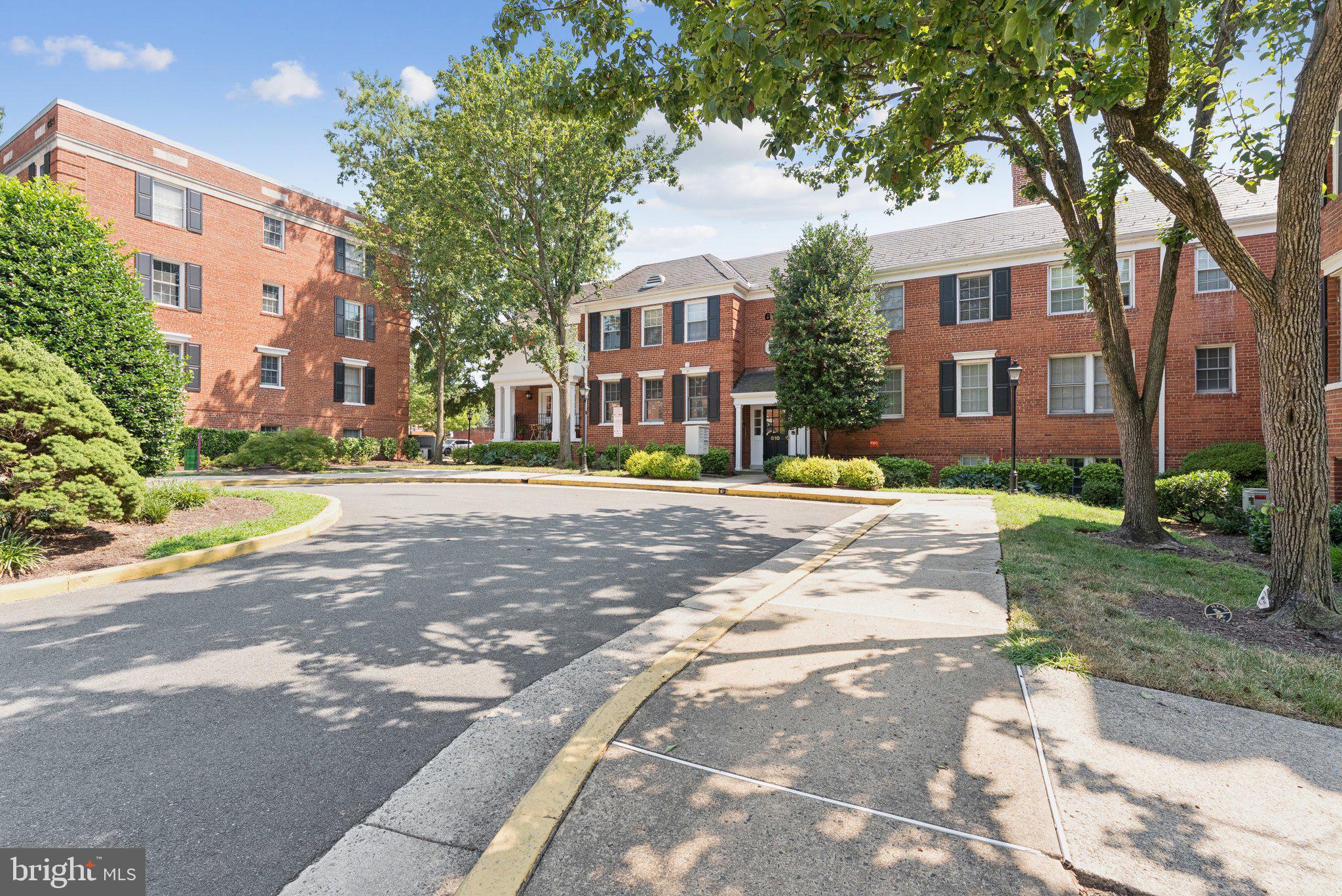 610 BASHFORD LANE 1301