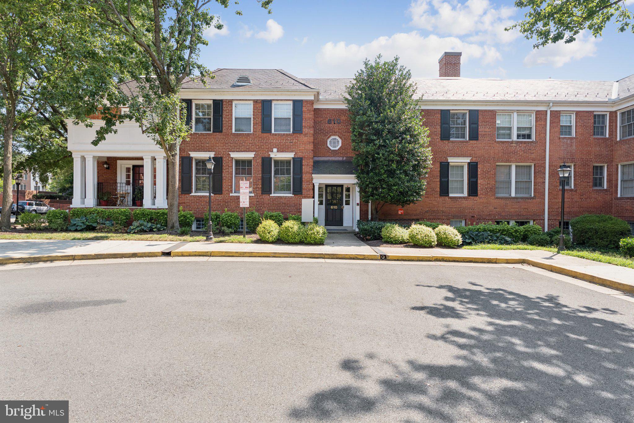 610 BASHFORD LANE 1301