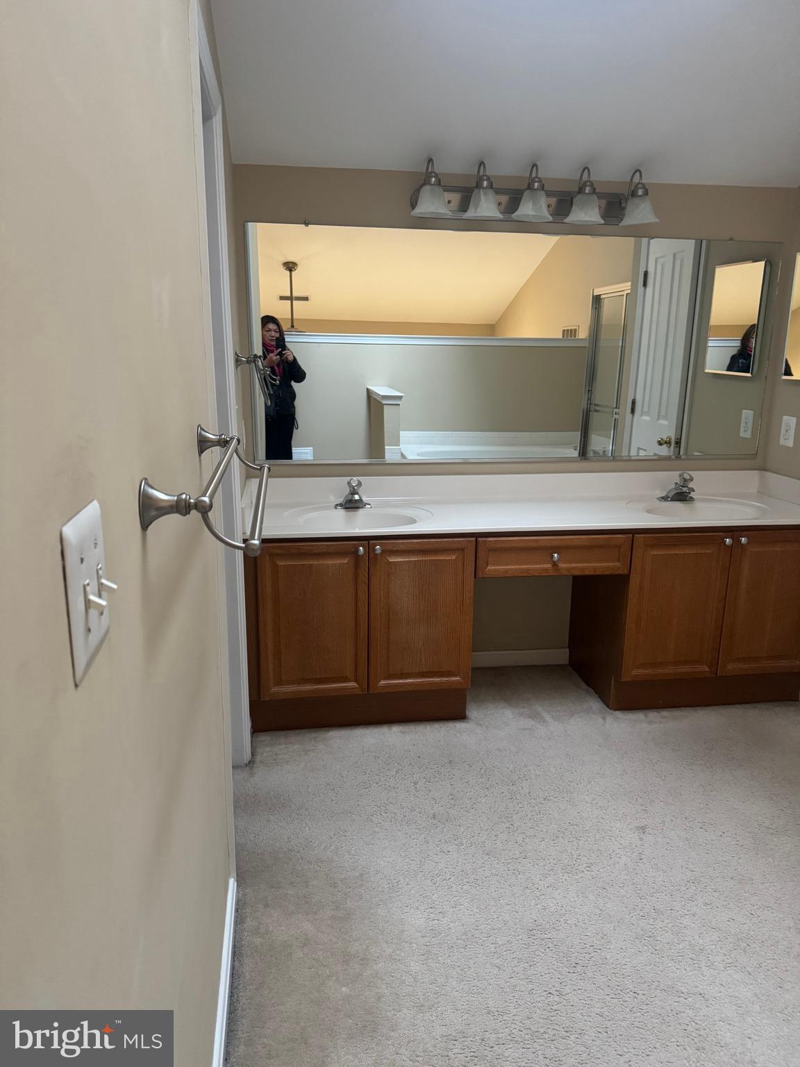 2414 N HAMPTON DRIVE