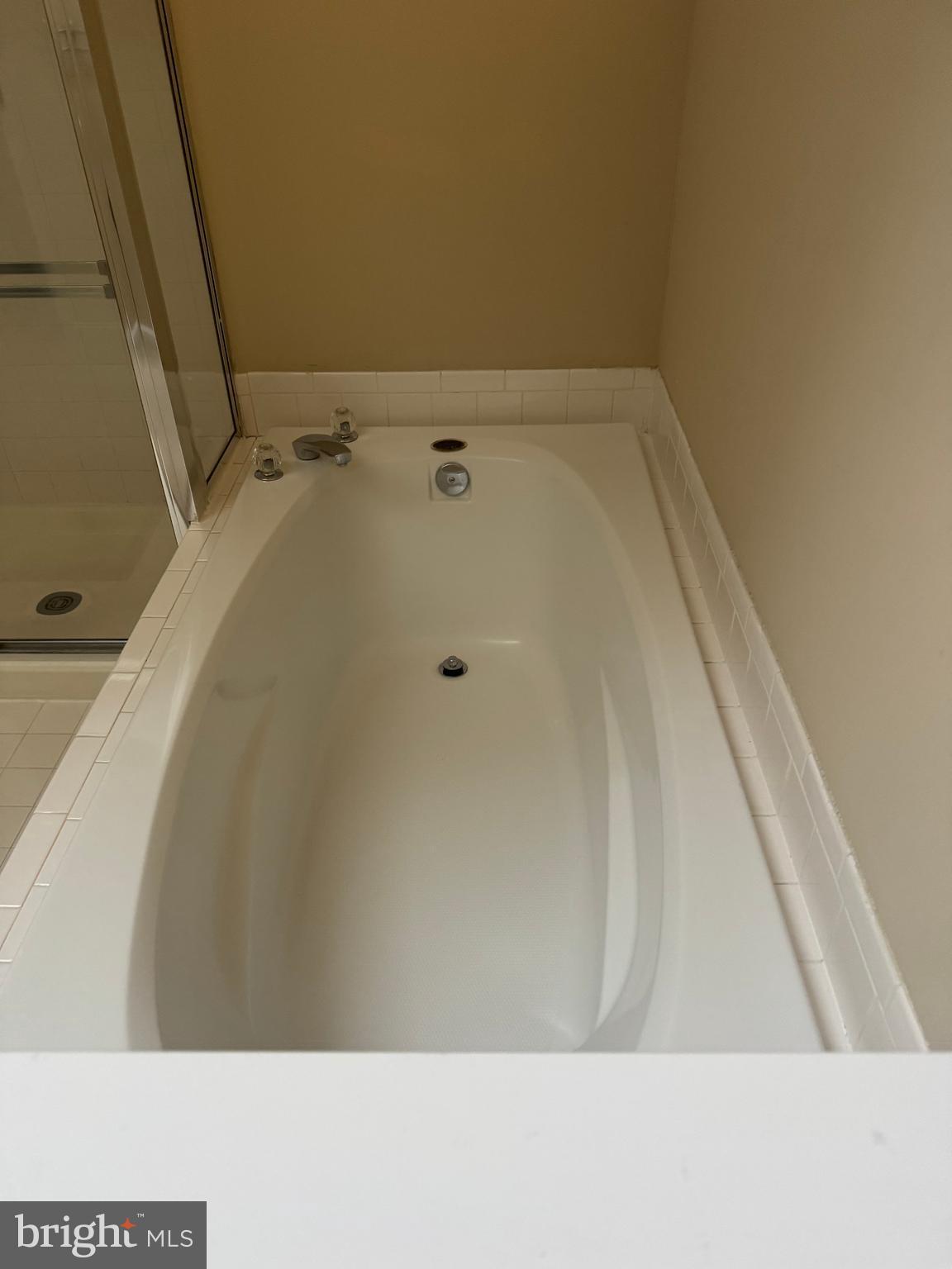 2414 N HAMPTON DRIVE