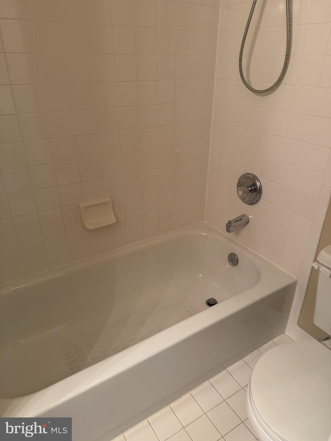 2414 N HAMPTON DRIVE