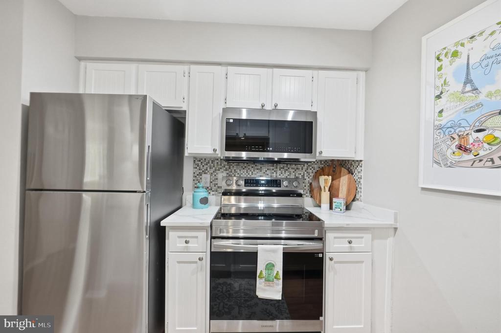 3313 WYNDHAM CIRCLE 1209