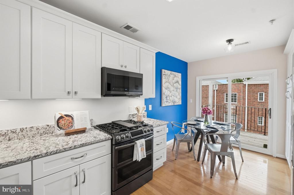 707 MASSEY LANE Unit: B
