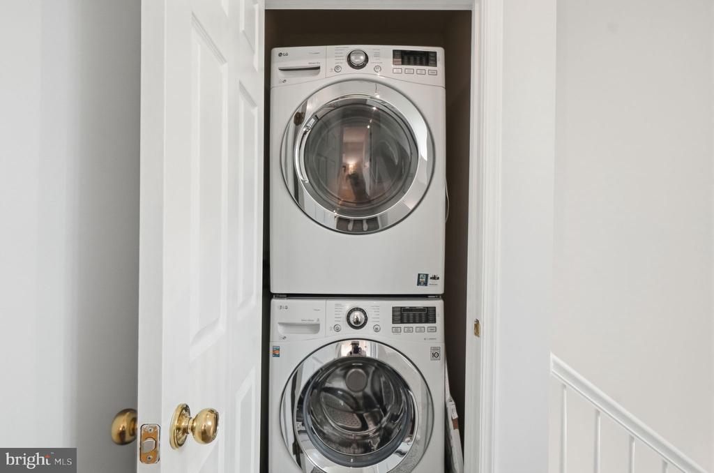 707 MASSEY LANE Unit: B