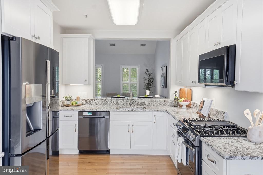 707 MASSEY LANE Unit: B