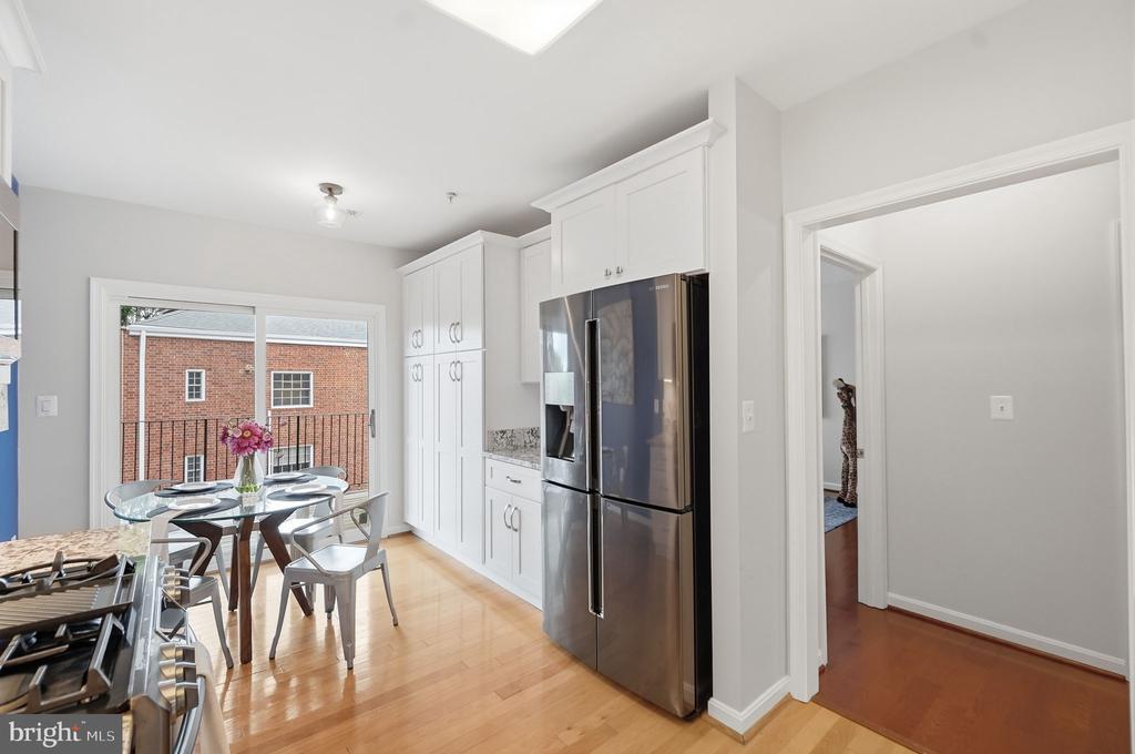 707 MASSEY LANE Unit: B