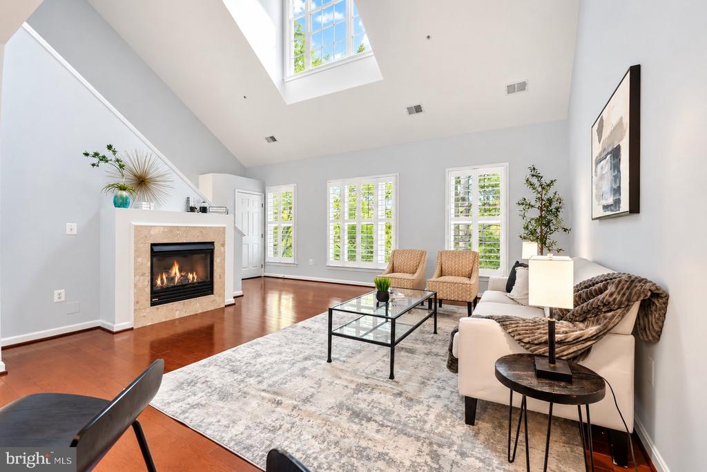 707 MASSEY LANE Unit: B