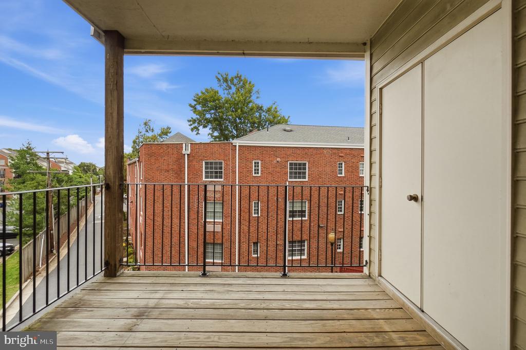 707 MASSEY LANE Unit: B
