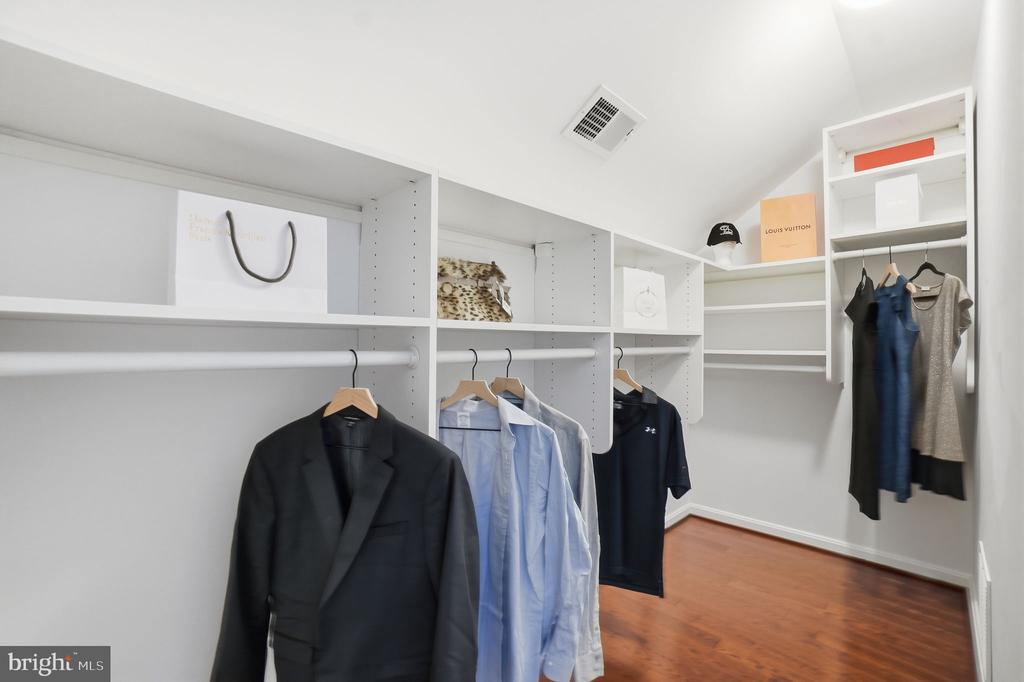 707 MASSEY LANE Unit: B