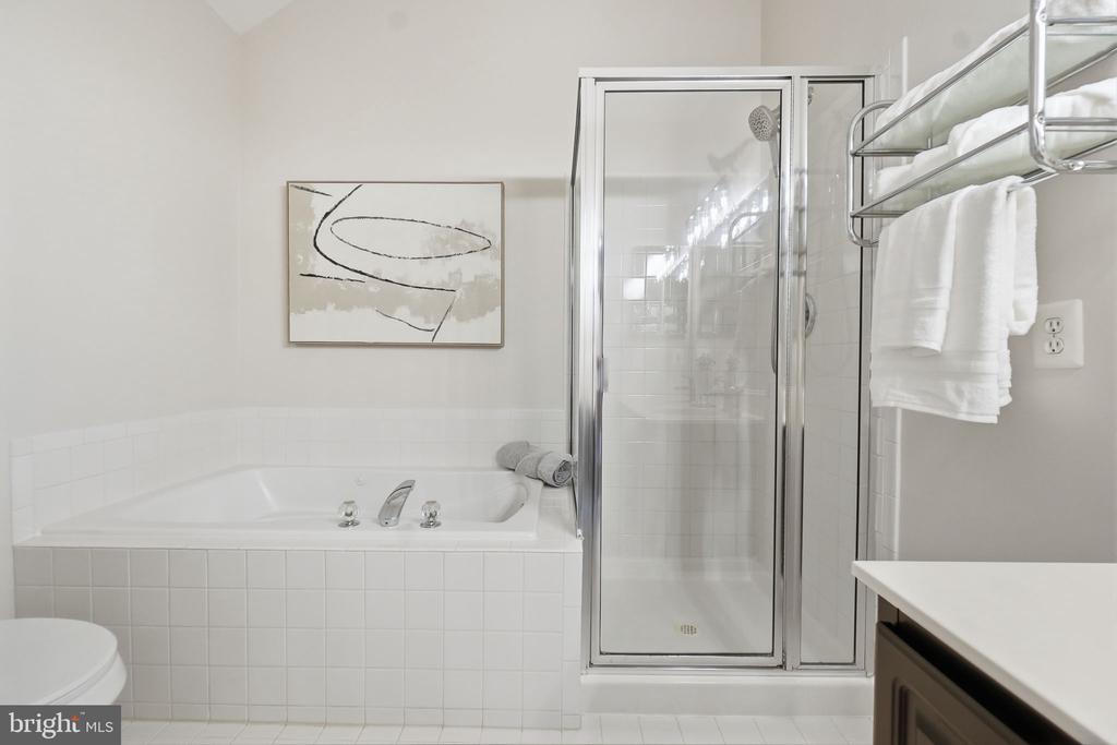 707 MASSEY LANE Unit: B