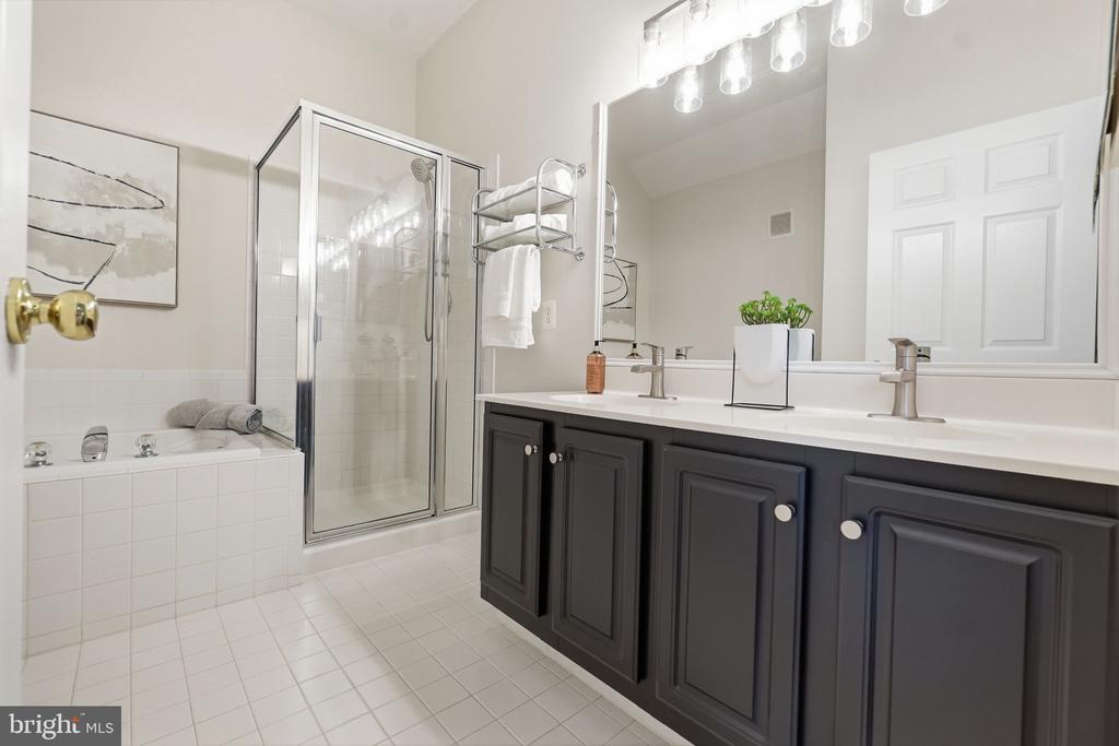 707 MASSEY LANE Unit: B
