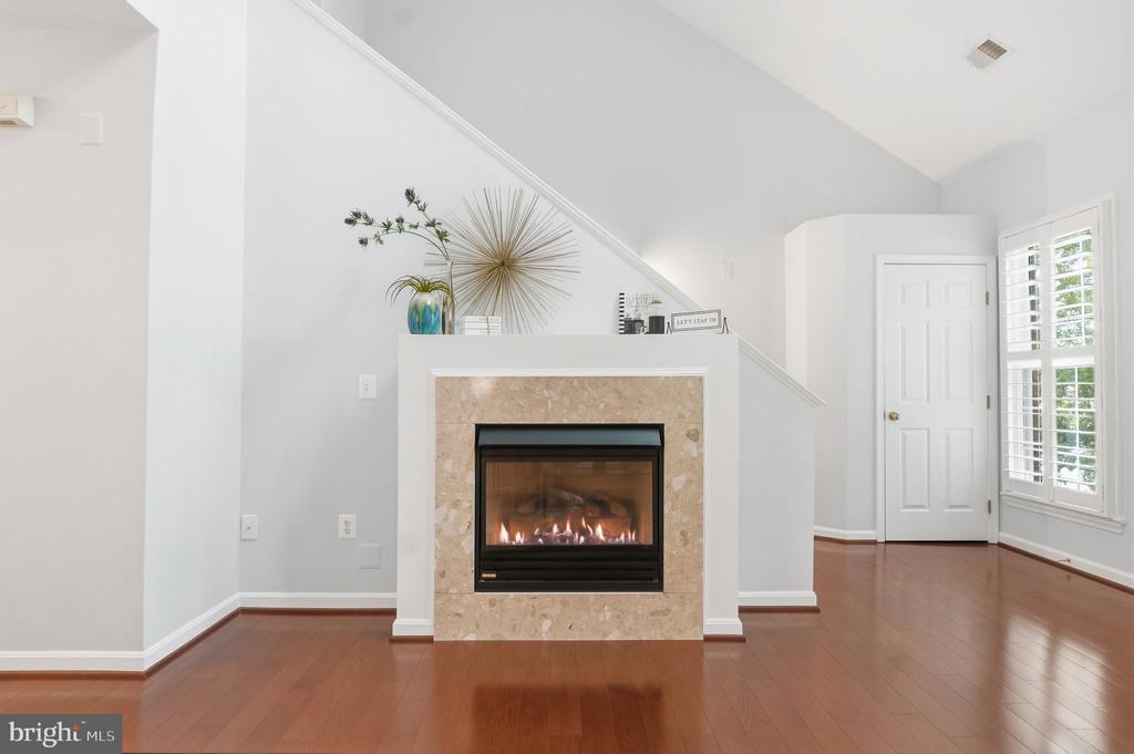 707 MASSEY LANE Unit: B