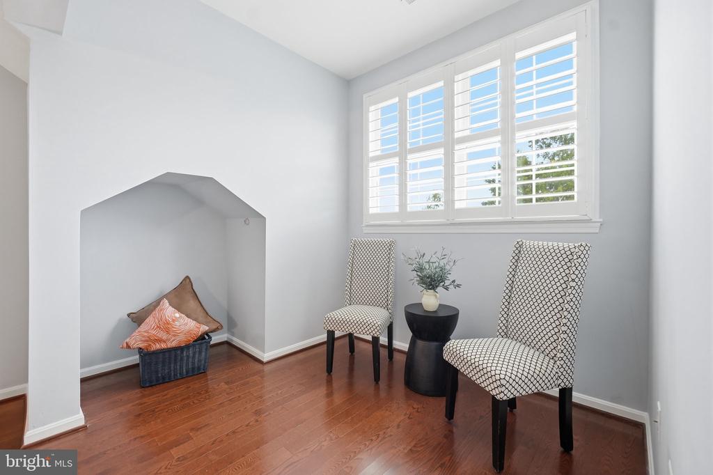 707 MASSEY LANE Unit: B