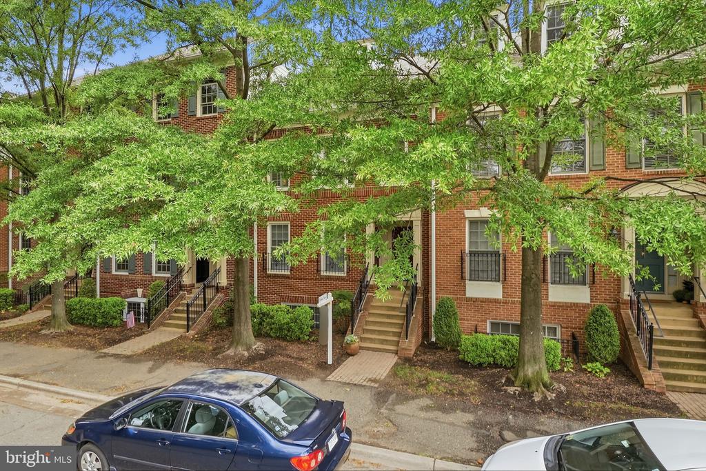 707 MASSEY LANE Unit: B