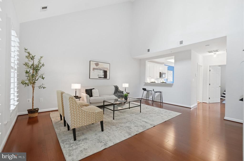 707 MASSEY LANE Unit: B