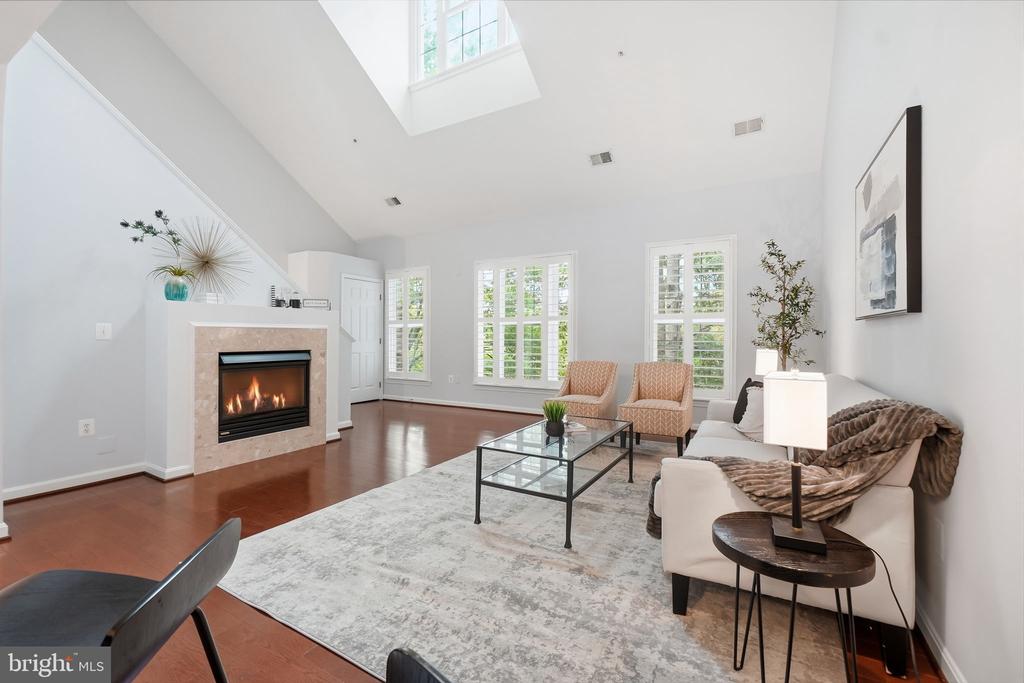 707 MASSEY LANE Unit: B