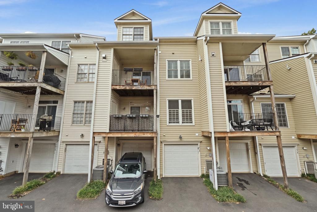 707 MASSEY LANE Unit: B