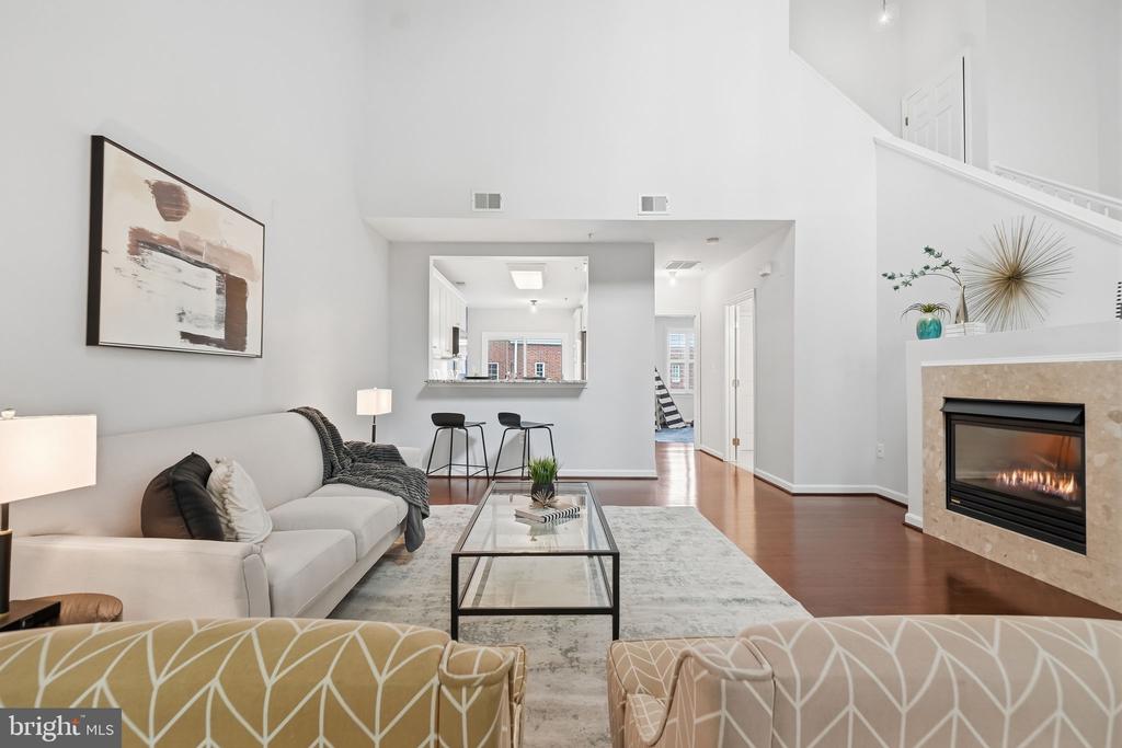 707 MASSEY LANE Unit: B