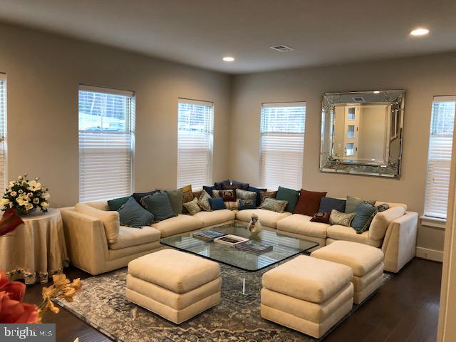 7765 Belvale Dr