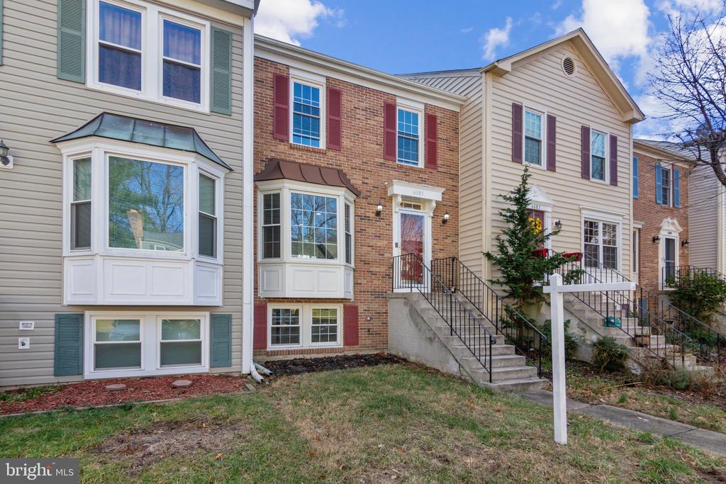 6085 Clay Spur Ct