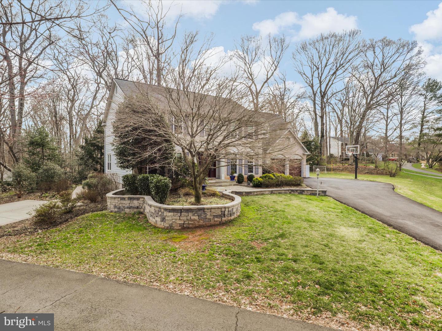 4825 Bentonbrook Dr