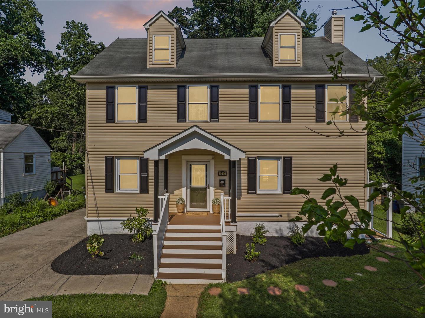 2907 Adams Pl