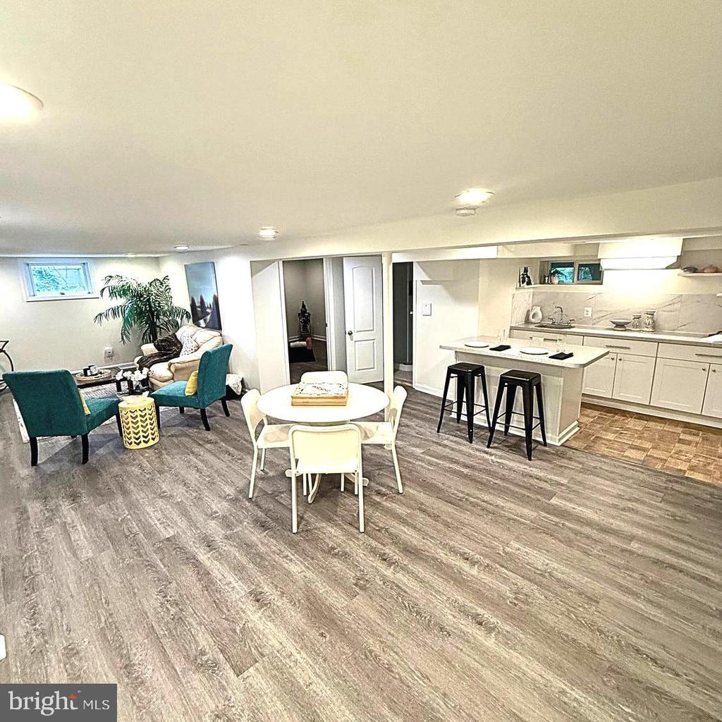 2907 Adams Pl