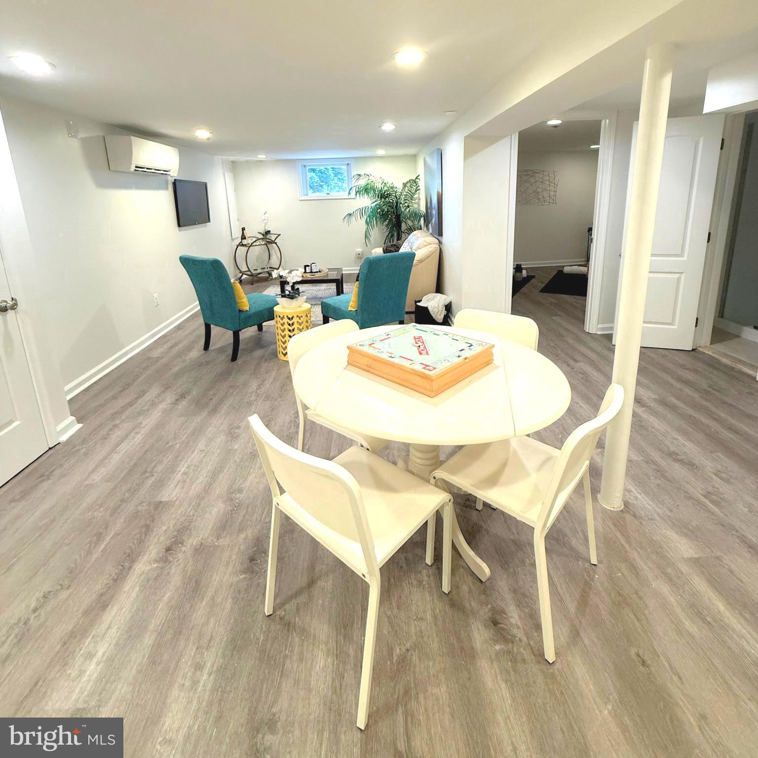 2907 Adams Pl