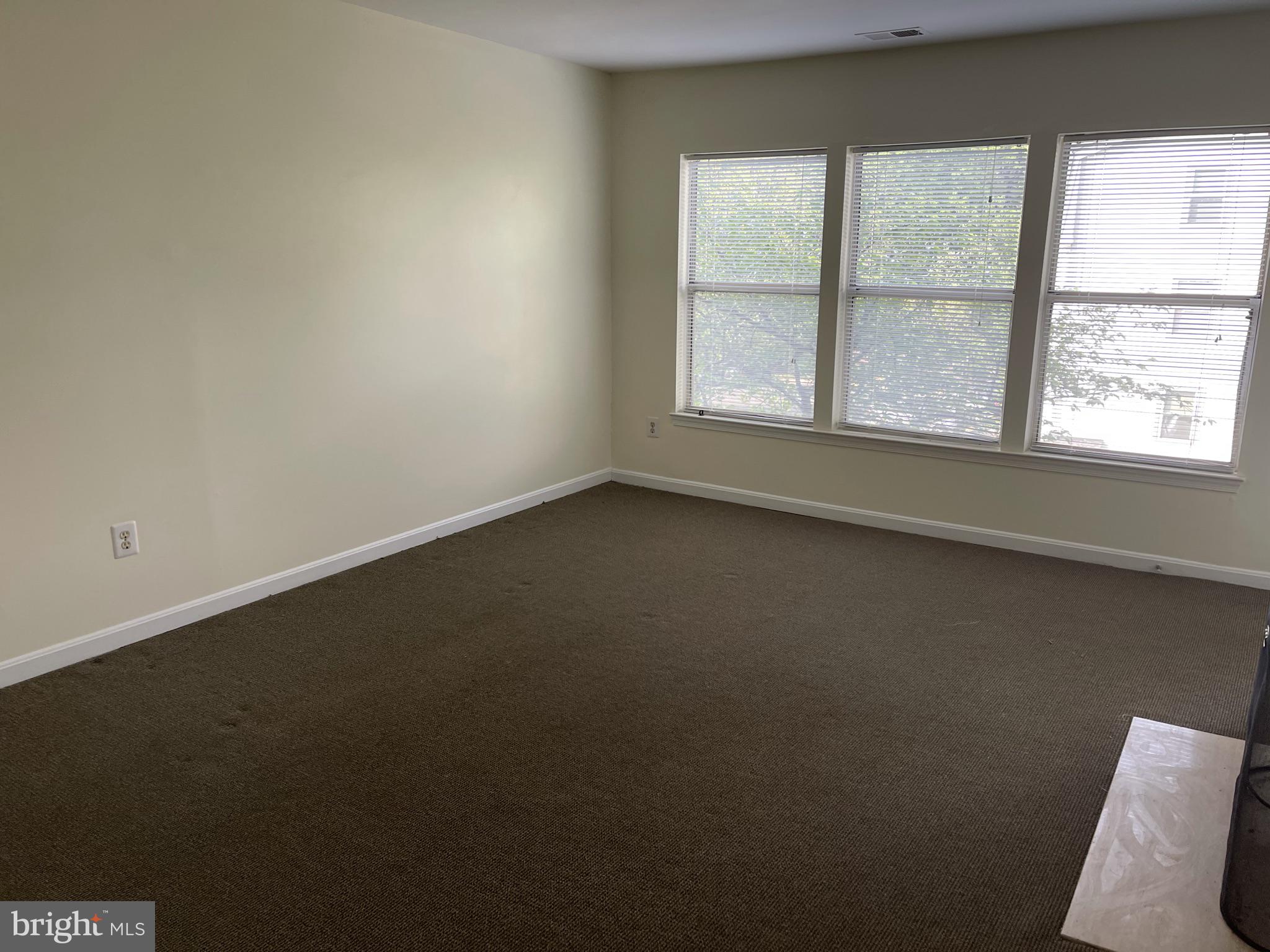 7703 LAFAYETTE FOREST DR #23